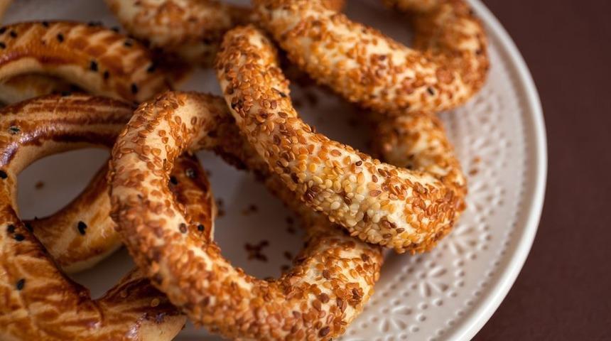 Kıtır kıtır susamlı kandil simidi tarifi! Evde pratik kandil simidi nasıl yapılır? 