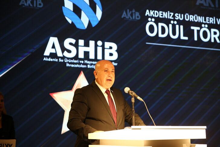 Adana'da en fazla su ürünü ve hayvansal mamul ihraç eden firmalar ödüllendirildi G3