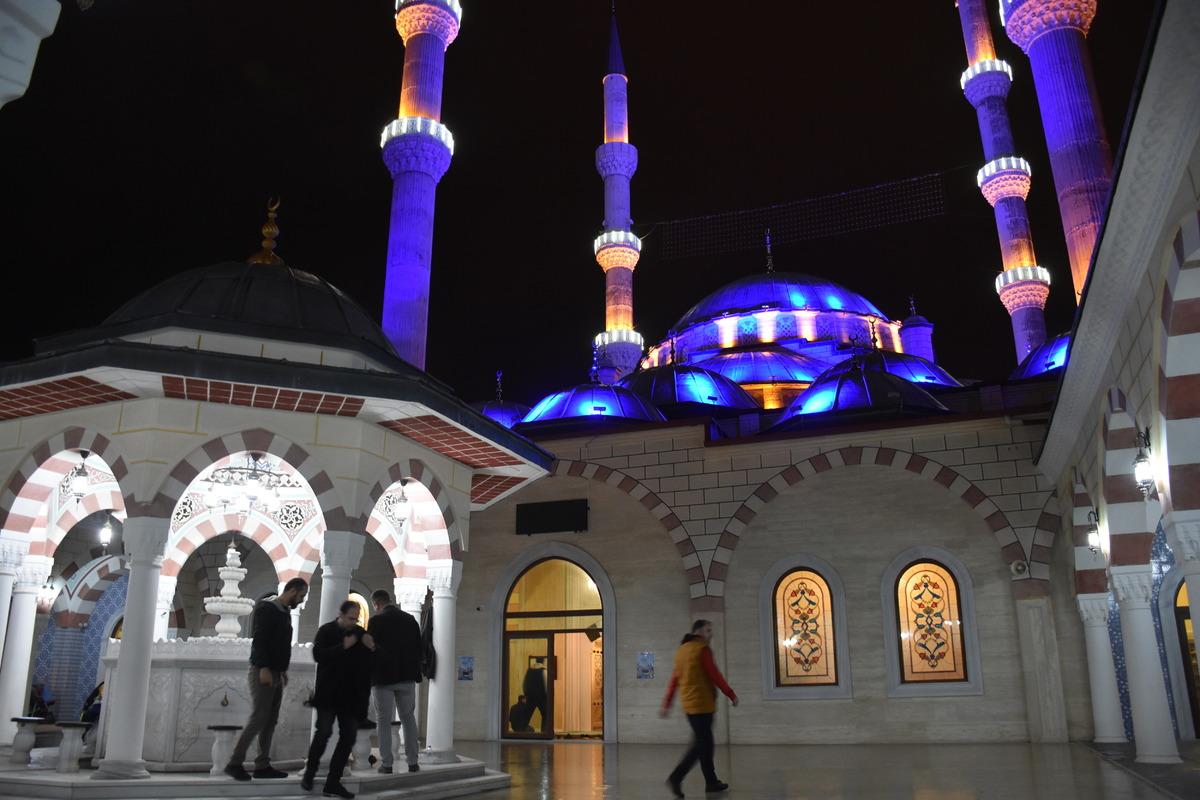 Bilecik ve Balıkesir'de Mevlit Kandili idrak edildi