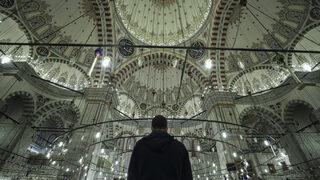 İstanbul'da Mevlit Kandili idrak edildi