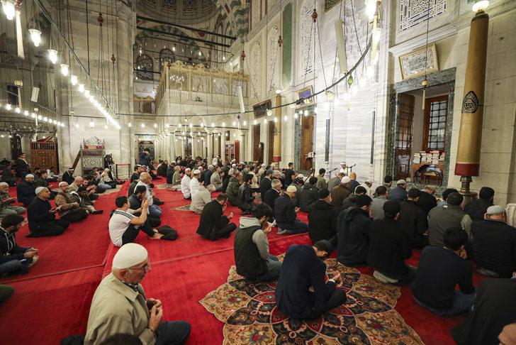 İstanbul'da Mevlit Kandili idrak edildi G2