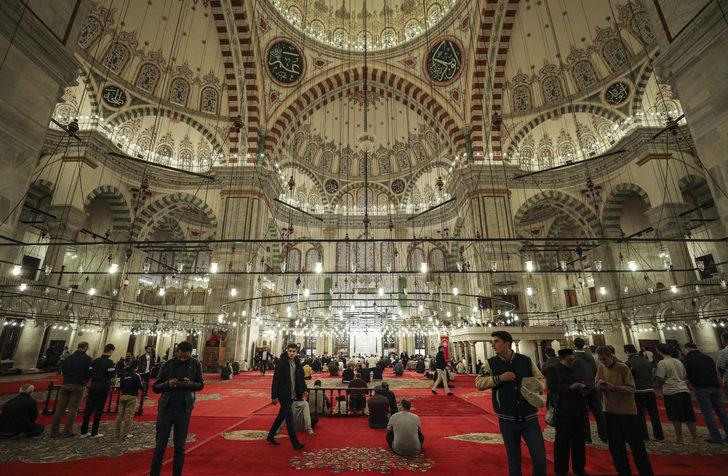 İstanbul'da Mevlit Kandili idrak edildi G4