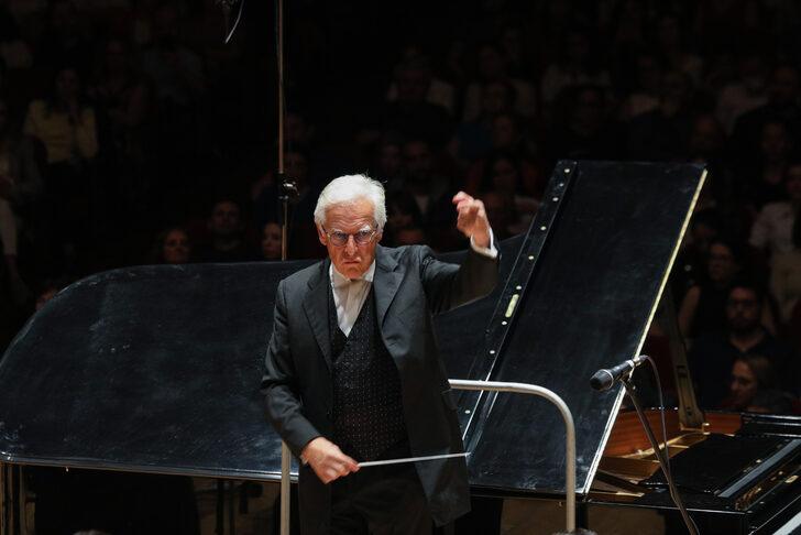 İzmir Devlet Senfoni Orkestrası sezona Macar şef Varga ile "merhaba" dedi G5