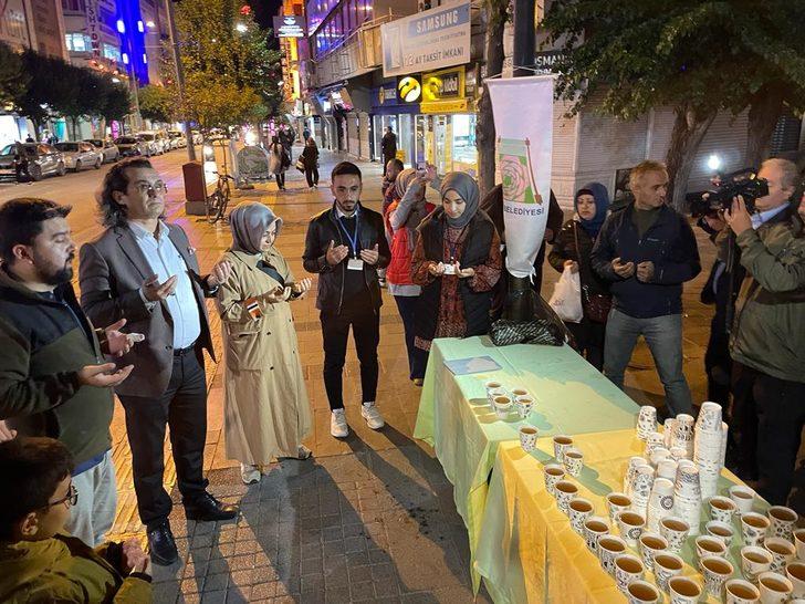 Isparta'da 4,5 asırlık çeşmeden ballı şerbet ikramı sürdürülüyor G2