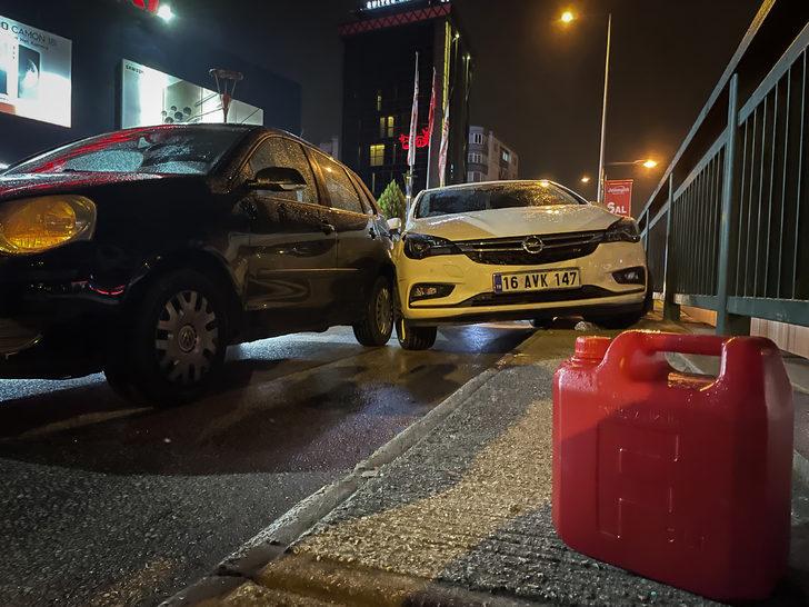 Bursa'da yakıtı biten aracın sürücüsüne yardım eden kişiye otomobil çarptı G1