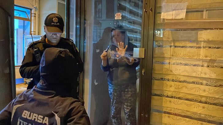 Bursa'da çay ocağında kilitli bırakılan kadını polis kurtardı G2