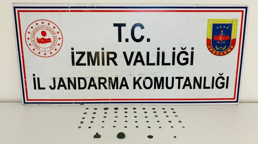 İzmir'de 51 sikke ele geçirildi