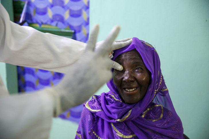 İHH, Mali'de 400 katarakt hastasını ameliyat ettirdi G2