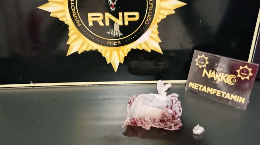 Rize'de narkotik denetiminde yakalanan 3 zanlı tutuklandı