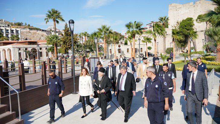 Fener Rum Patriği Bartholomeos, Çeşme'yi ziyaret etti G2