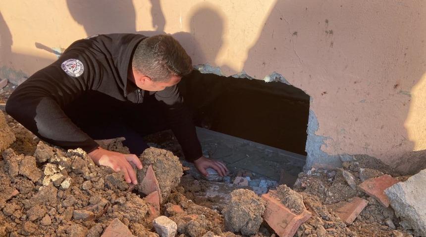 Erzincan'da bodrumda mahsur kalan köpeği itfaiye kurtardı