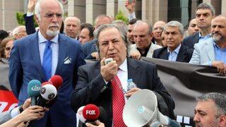 Sözcü Gazetesi soruşturması adliye önünde protesto edildi