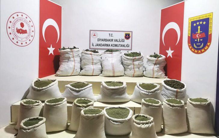 Diyarbakır'daki narkoterör operasyonlarında 520 kilogram toz ve kubar esrar ele geçirildi G1