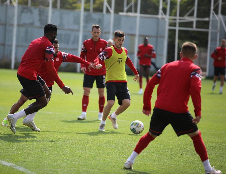 Sivasspor, Başakşehir maçının hazırlıklarına devam etti G1