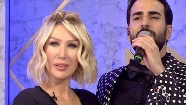 Seda Sayan kimdir? Doğu Demirkol ile Alelade Show’un konuğu Seda Sayan yüzüne ne yaptı, nereli ve kaç yaşında?