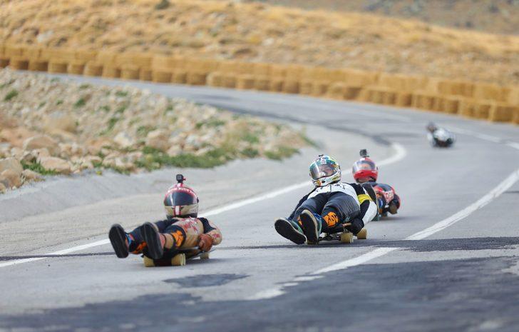 Dünya İniş Kaykay ve Hız Kayağı Şampiyonası Hasan Dağı'nda başladı G4