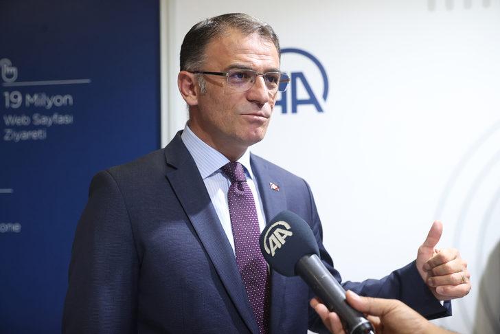 Van Valisi Balcı "Devlet Teşvikleri Tanıtım Günleri"nde AA standını ziyaret etti G1