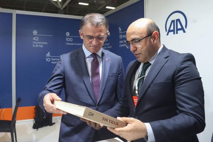 Van Valisi Balcı "Devlet Teşvikleri Tanıtım Günleri"nde AA standını ziyaret etti G2