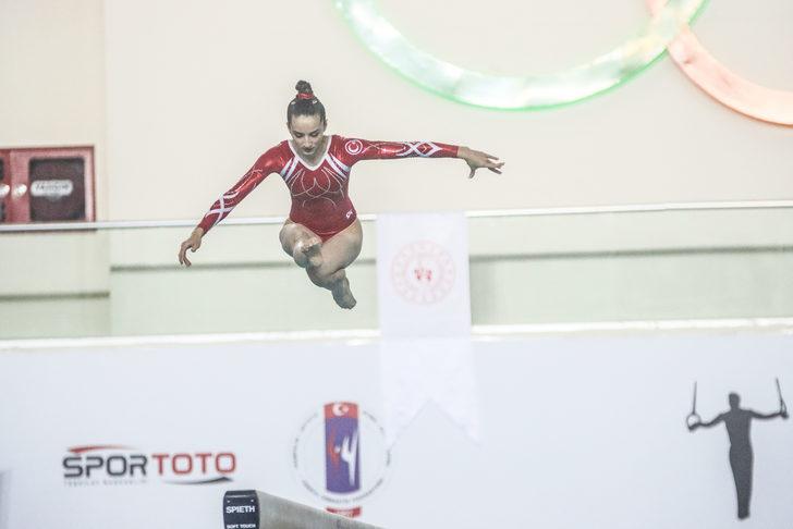 Artistik Cimnastik Dünya Challenge Kupası'nda ikinci eleme yarışları başladı G1