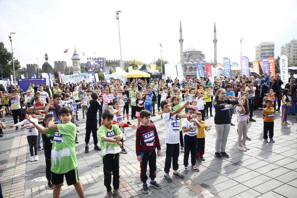 Uluslararası Kayseri Yarı Maratonu başladı