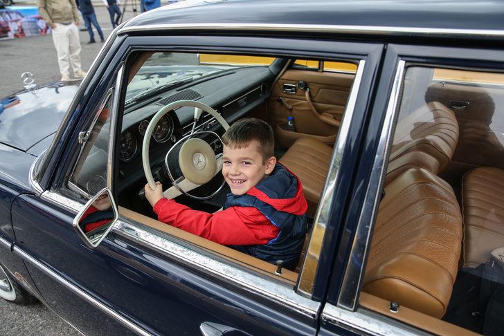 Klasik otomobil tutkunları Üsküdar'da buluştu G5