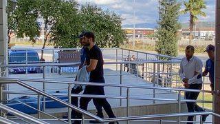 GÜNCELLEME - İzmir'de aile hekimini darbettiği öne sürülen 3 zanlı adliyede