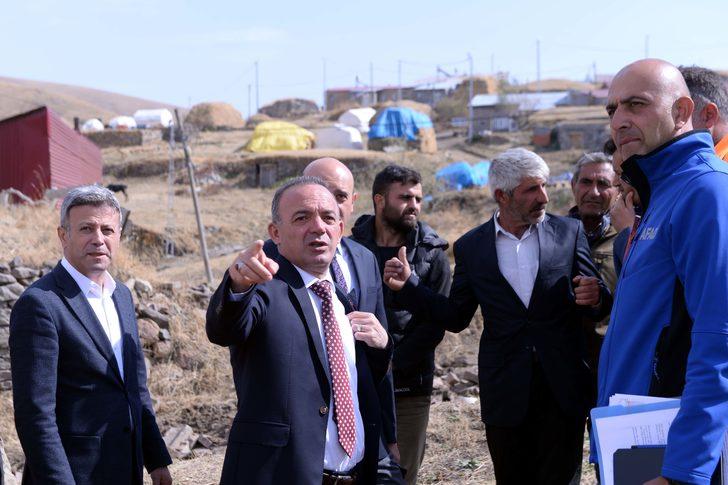 Ardahan Valisi Öner, depremden etkilenen köylerdeki altyapı çalışmalarını inceledi G3