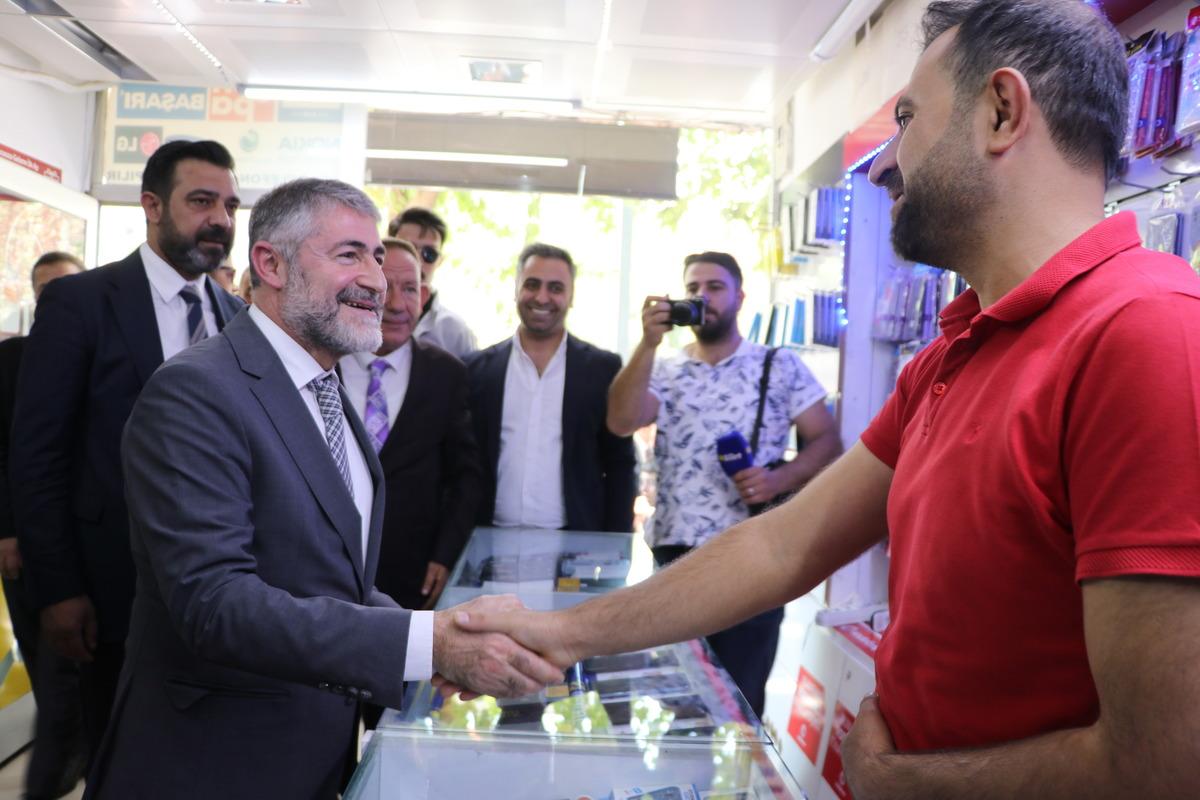 Hazine ve Maliye Bakanı Nureddin Nebati Siirt'te temaslarda bulundu