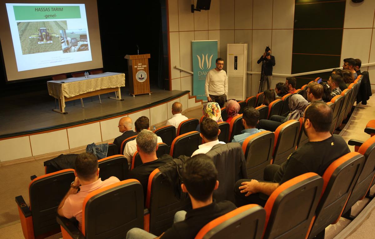 Bitlis'te &ccedil;ift&ccedil;i, girişimci ve ziraat m&uuml;hendislerine dron eğitimi verildi