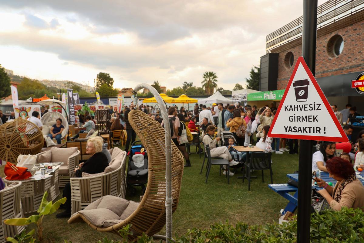 İzmir'de Kahve Festivali etkinliklerle devam ediyor