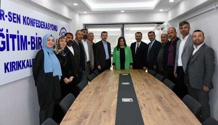 AK Parti'li Sarıeroğlu, Kırıkkale'de ziyaretlerde bulundu G3