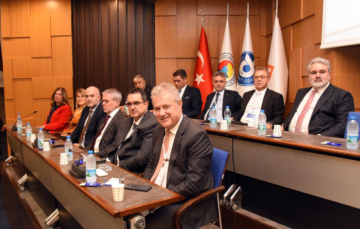 İzmir Ticaret Odası Başkanlığına Mahmut &Ouml;zgener yeniden se&ccedil;ildi