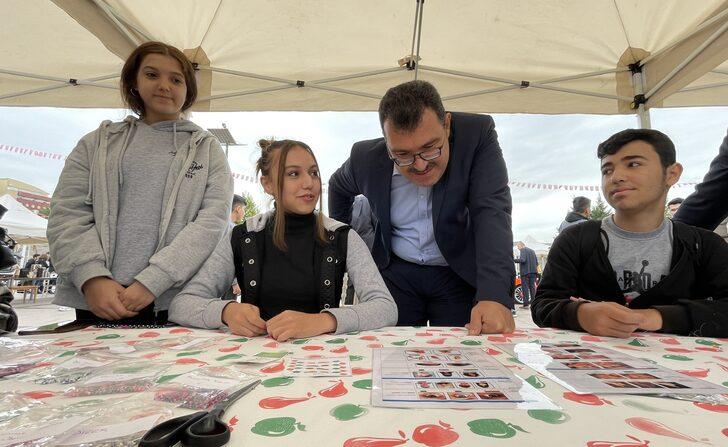 TÜBİTAK Başkanı Hasan Mandal Karabük'te bilim şenliğine katıldı G2