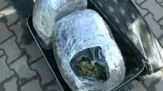 Meslekten ihraç edilen emniyet amiri 55 kilo esrarla yakalandı