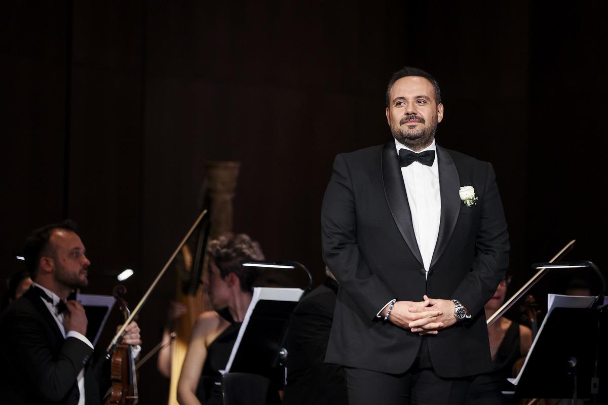 Tenor Murat Karahan ile Letonyalı soprano Kristine Opolais, AKM'de konser verdi