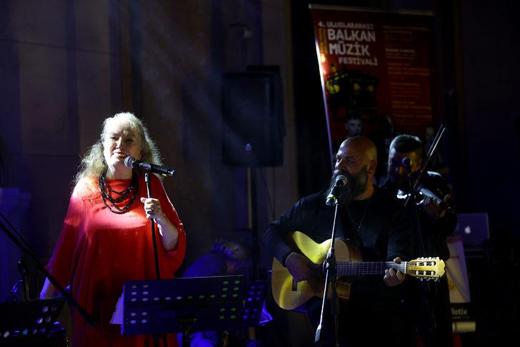 4. Uluslararası Balkan Müzik Festivali'nin ikinci gününde Suzan Kardeş sahne aldı G5