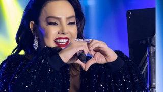 Kuzey Iraklı sevgilisi onun için kesenin ağzını açmıştı! Ebru Gündeş 1.8 milyon dolarlık yüzüğüyle sahnede! 