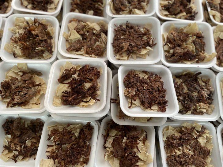 Şanlıurfa'da şafak vakti 10 bin kişiye tirit ikramı G4