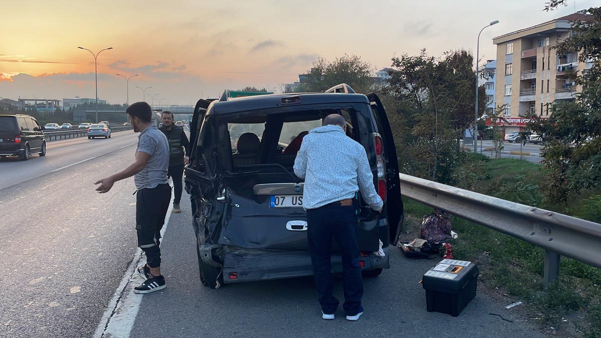 İstanbul'da TEM Otoyolu'nda meydana gelen 2 kazada 2 kişi yaralandı