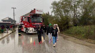 Düzce'de çevreye yayılan doğal gaz kokusu nedeniyle yurttaki öğrenciler tahliye edildi