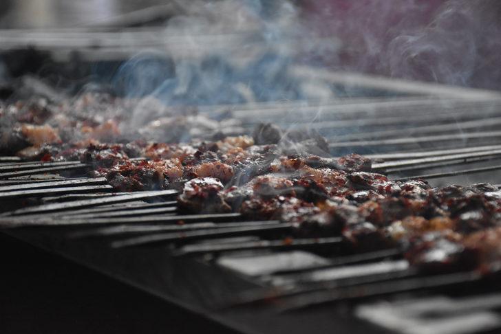 Adana'da Lezzet Festivali'ne katılanlar kahvaltıyı ciğer kebabıyla yaptı G4
