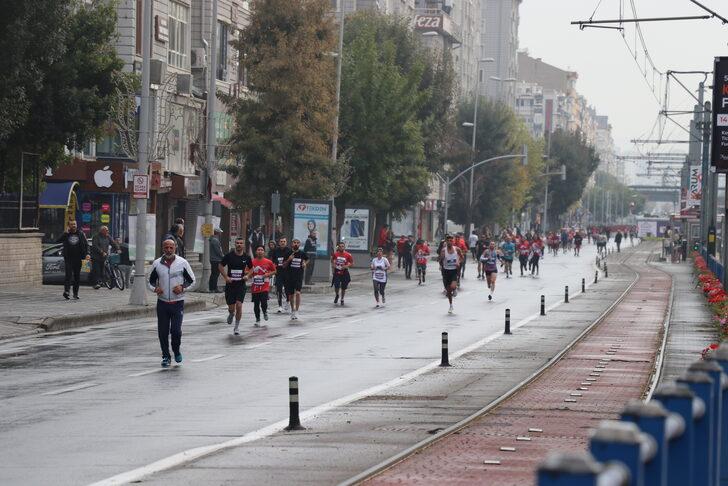 Uluslararası Kayseri Yarı Maratonu koşuldu G2