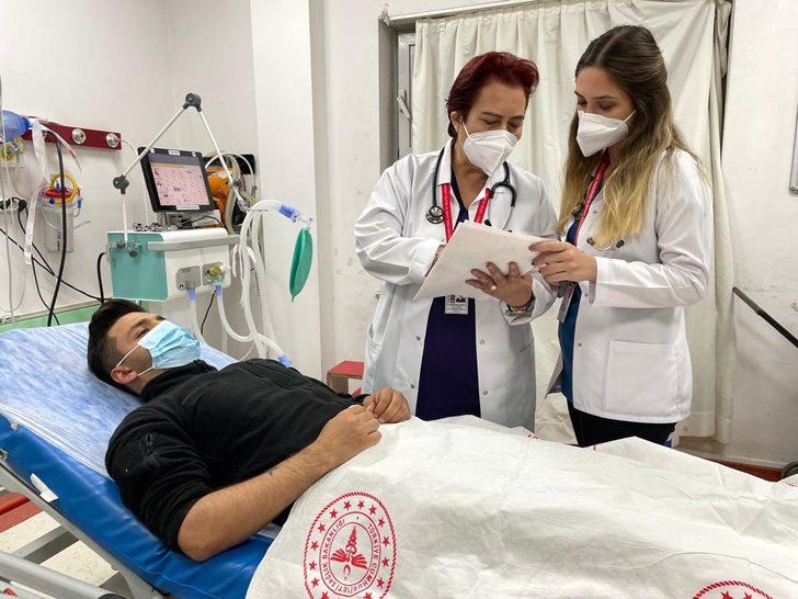 Kızıyla aynı hastanede çalışan 33 yıllık doktordan genç meslektaşlarına öneriler G2