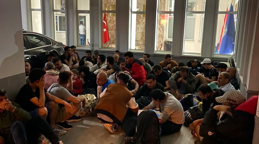 Marmaris'teki bir otelde 66 düzensiz göçmen yakalandı