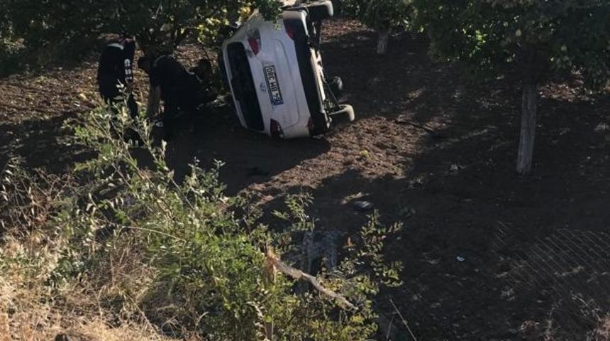 Uşak'ta tarlaya devrilen otomobilin sürücüsü öldü