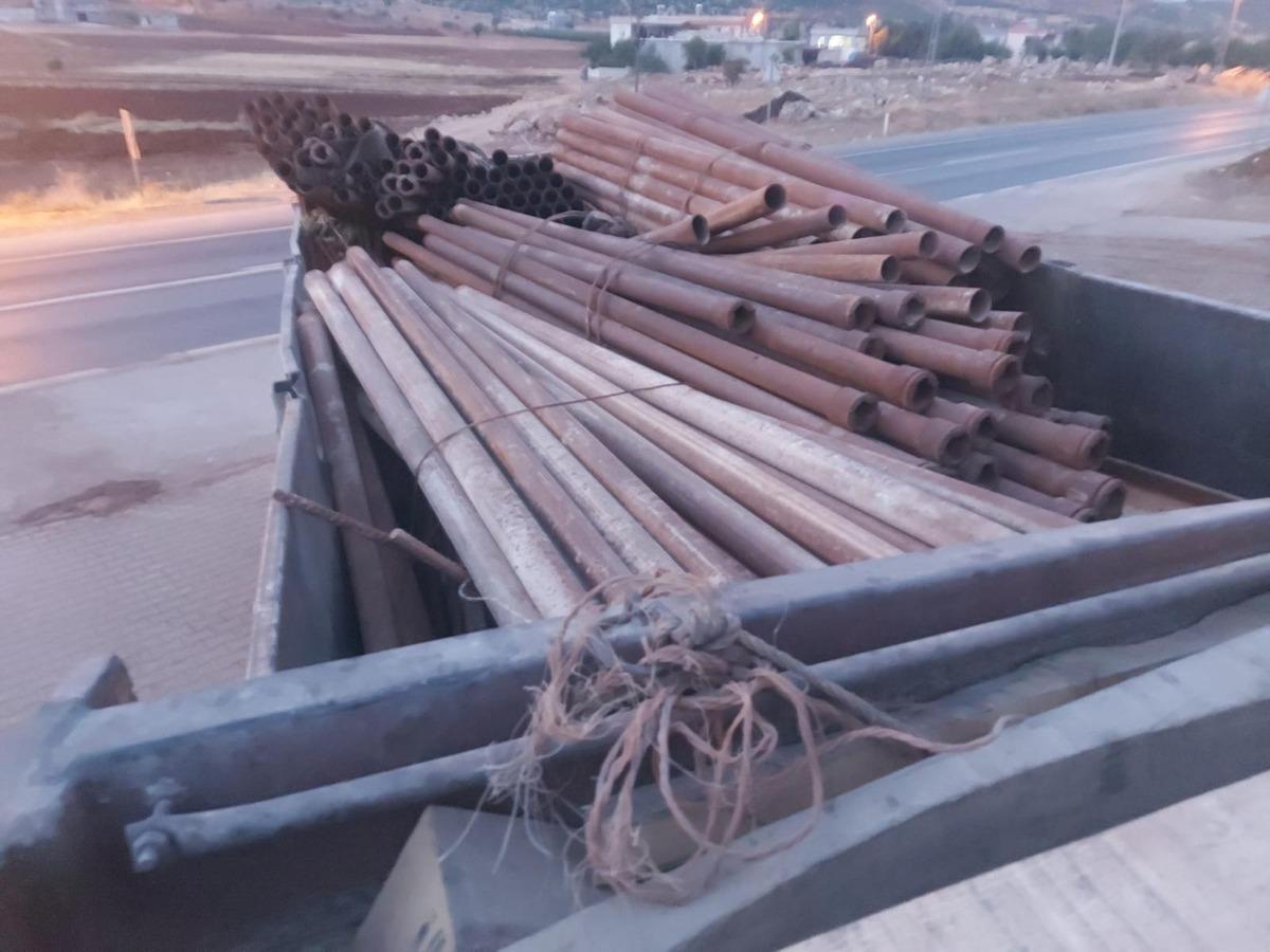 Hızlı tren inşaatından 20 ton demir &ccedil;aldıkları iddia edilen 3 ş&uuml;pheli Gaziantep'te yakalandı