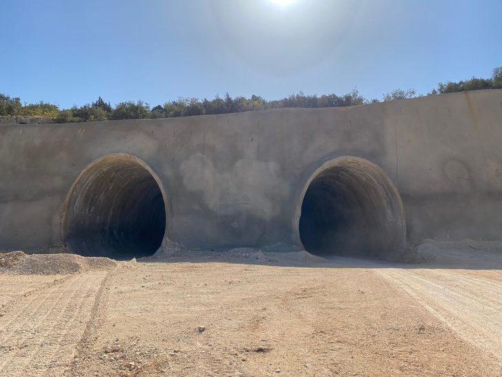 Hızlı tren inşaatından 20 ton demir çaldıkları iddia edilen 3 şüpheli Gaziantep'te yakalandı G4