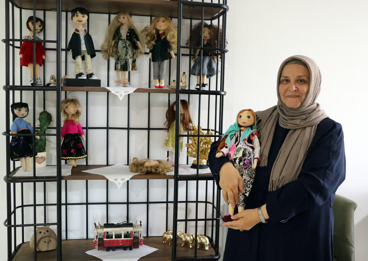 Edirne'de atık kumaş ve malzemelerden el emeği oyuncak bebekler tasarlıyor