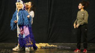 Kocaeli'de dev kuklalar çevre kirliliğini bir çocuğun gözünden anlatacak