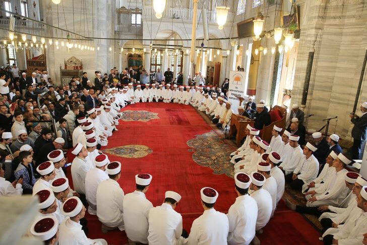 Fatih Camii'nde 82 hafız için icazet merasimi yapıldı G2